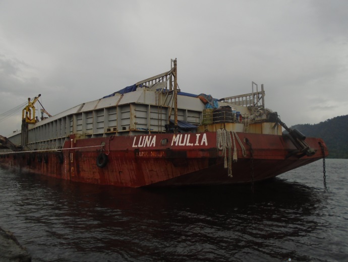 LUMA MULIA Barges